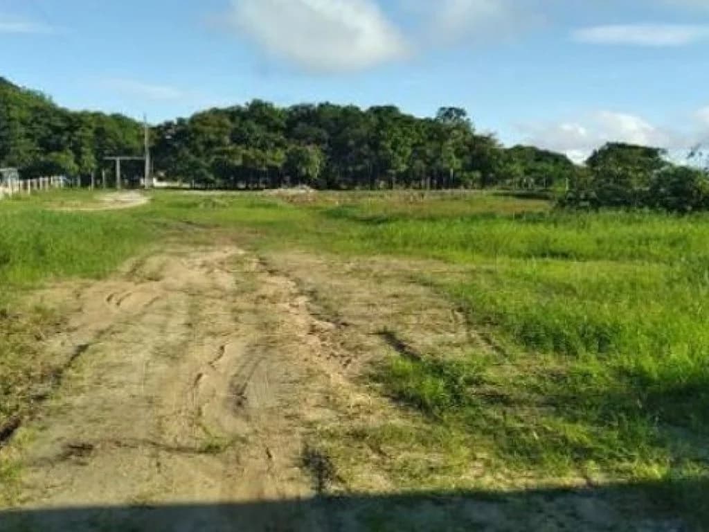 Foto 2 de 8: Casa em leilão em Parintins - AM, bairro Comunidade do Aninga — Área com 12.030 m² com Construção de 215 m² - Comunidade do Aninga - Parintins - AM
