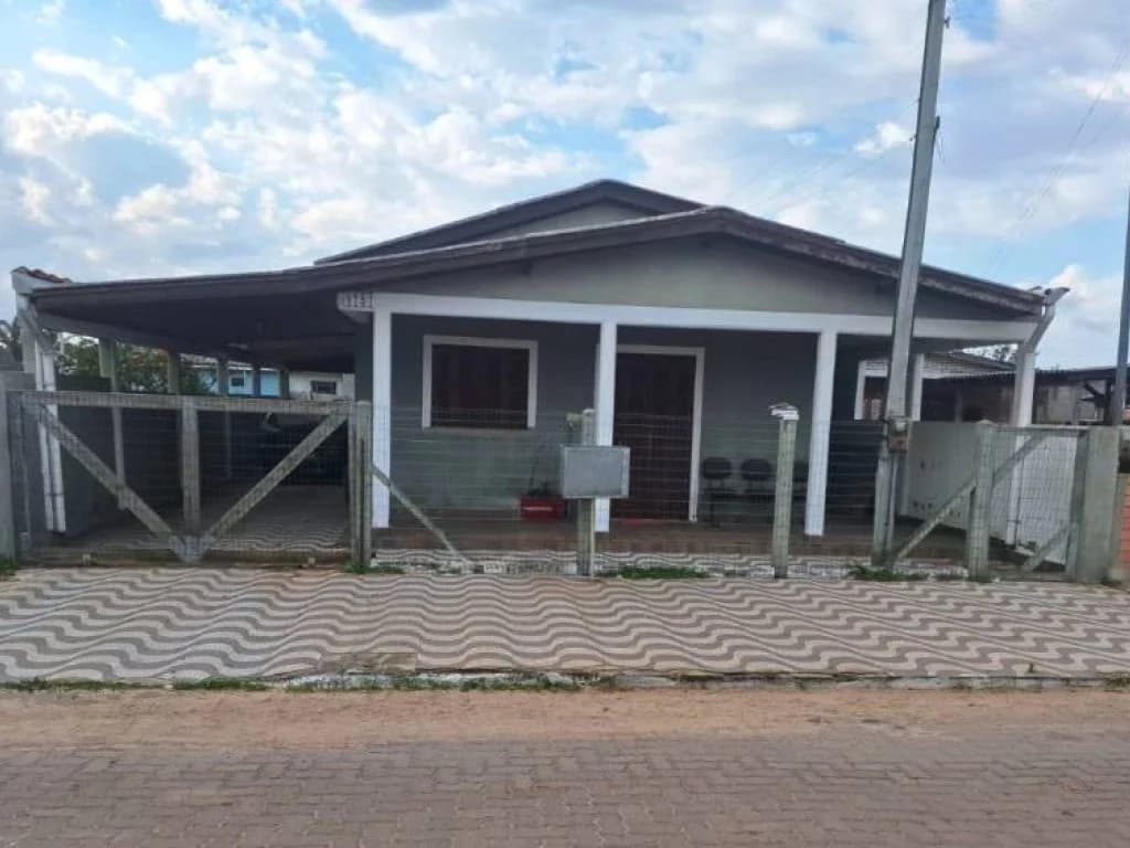 Foto 1 de 28: Casa em leilão em Mostardas - RS, bairro Centro — Casa 196 m² - Centro - Mostardas - RS