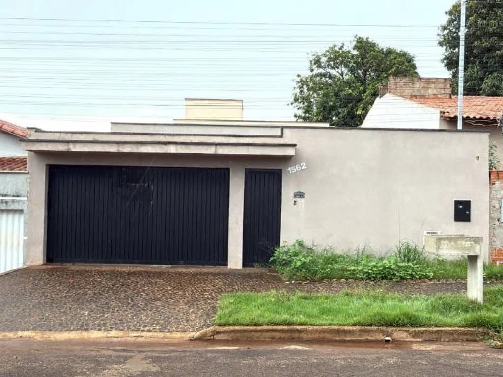 Foto 1 de 10: Casa em leilão em Ituiutaba - MG, bairro Natal — Casa 136 m² - Natal - Ituiutaba - MG