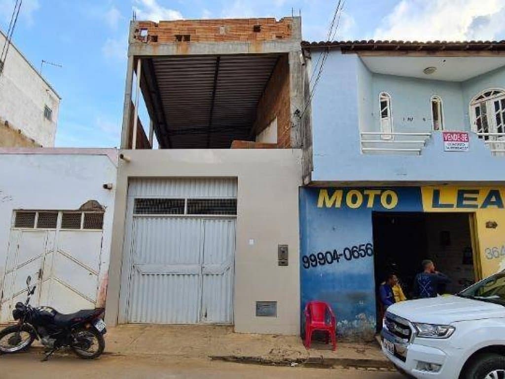 Foto 1 de 33: Casa em leilão em Irecê - BA, bairro São José — Casa 193 m² - São José - Irecê - BA