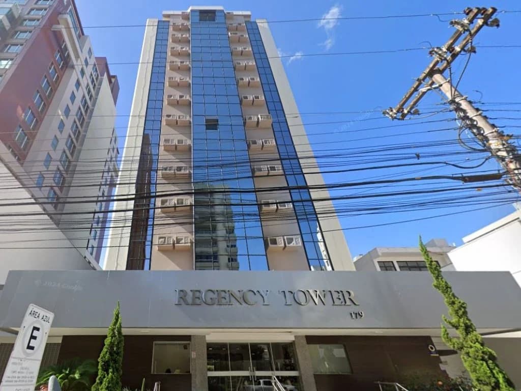 Foto 1 de 2: Comercial em leilão em Florianópolis - SC, bairro Centro — Sala Comercial 22 m² (Unid. 408 - Edifício Comercial Regency Tower) - Centro - Florianópolis - SC