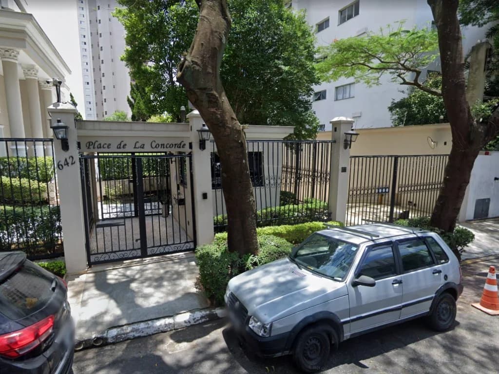 Foto 3 de 11: Apartamento em leilão em São Paulo - SP, bairro Campo Belo — Apartamento 226 m² (04 vagas) - Campo Belo - São Paulo - SP
