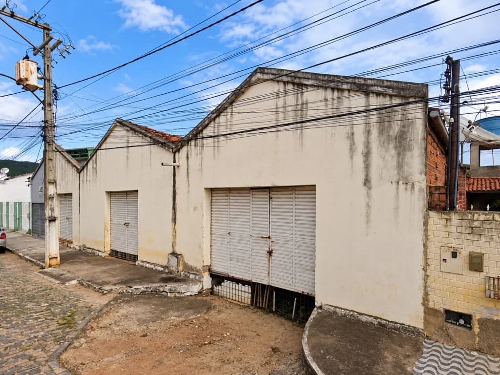 Foto 1 de 3: Comercial em leilão em Santa Inês - BA, bairro Centro — Imóvel Comercial com Área de 3.125 m² - Centro - Santa Inês - BA