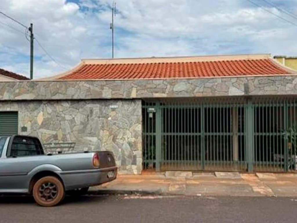 Casa em leilão em São Joaquim Da Barra - SP, bairro Centro — Casa 218 m² - São Joaquim da Barra-SP - Rua Mato Grosso, 115 - Centro