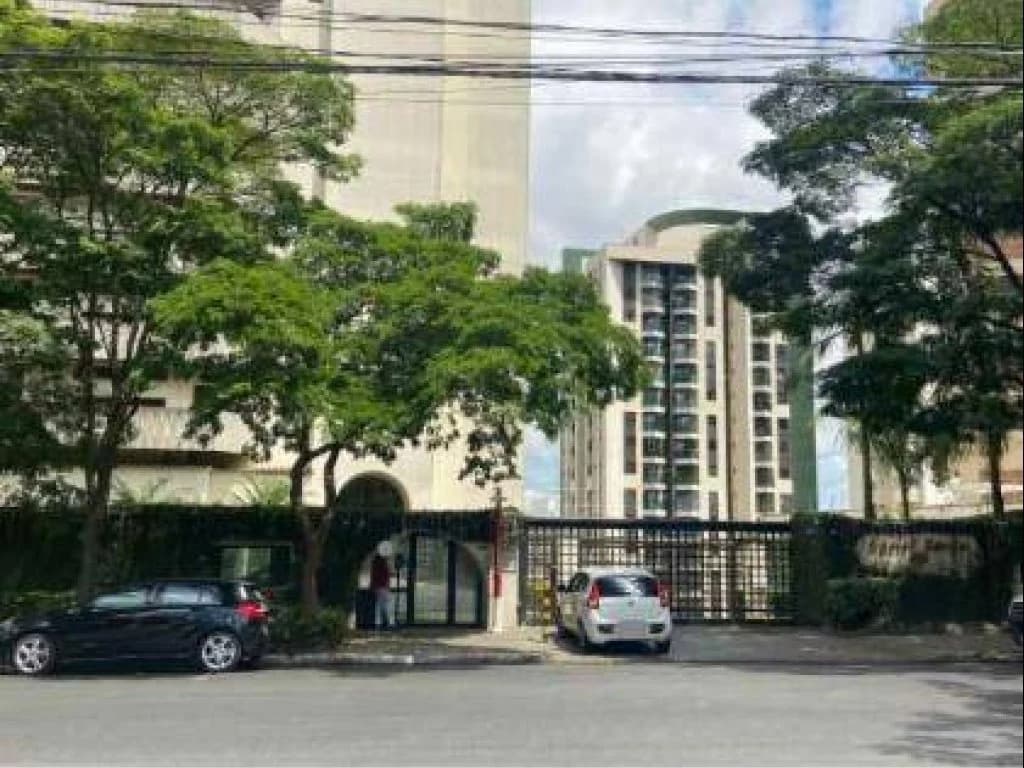 Foto 8 de 28: Apartamento em leilão em São Paulo - SP, bairro Morumbi — Apartamento 295 m² (04 vagas) - Morumbi - São Paulo - SP