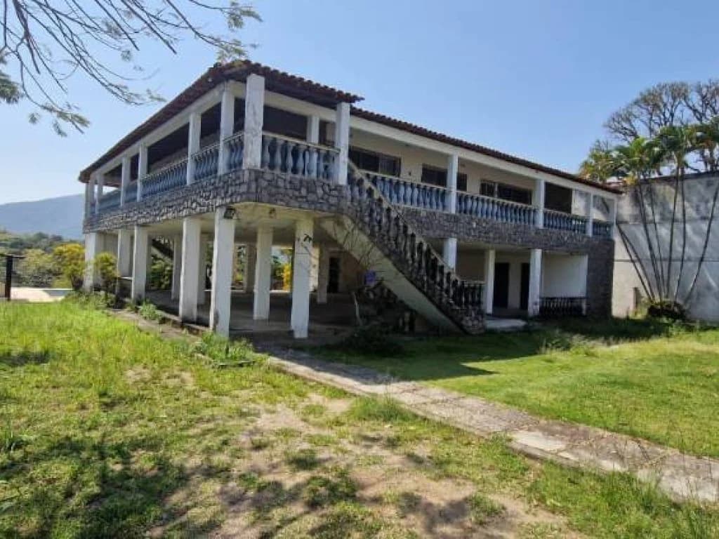 Foto 1 de 42: Casa em leilão em Maricá - RJ — Casa, Padrão, 1 Vaga(S) de Garagem