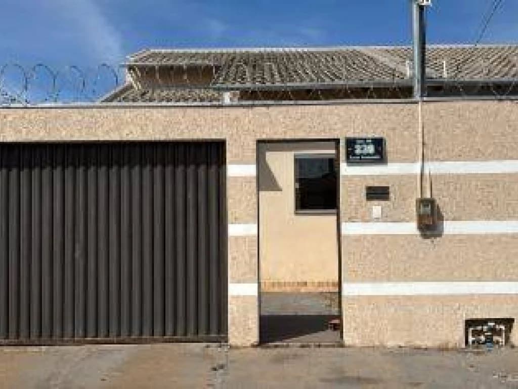 Foto 1 de 26: Casa em leilão em Catalão - GO, bairro Setor Aeroporto — Casa, Padrão, 1 Vaga(S) de Garagem