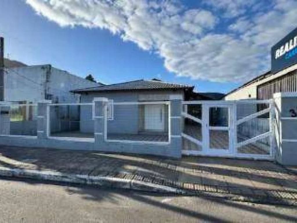 Foto 1 de 12: Casa em leilão em Osório - RS, bairro Centro — Casa, Padrão, 0 Vaga(S) de Garagem