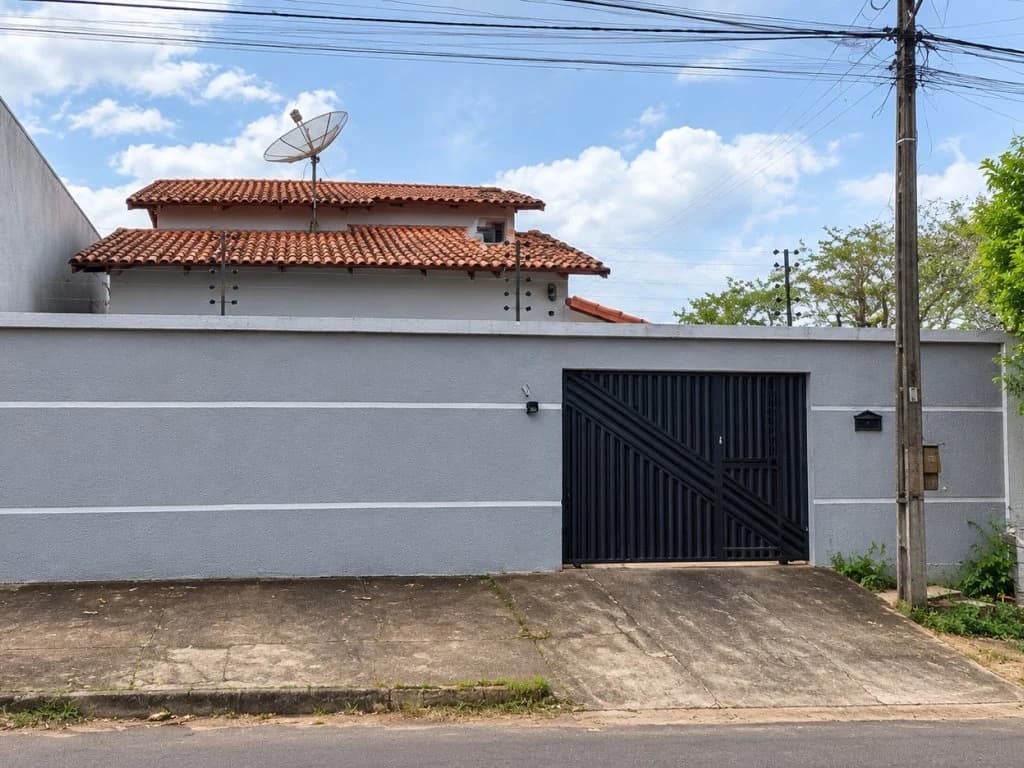 Casa em leilão em Araguaína - TO, bairro Lot Panorama — Casa 242 m² - Araguaína-TO - Rua Mandaraí, 312 - Loteamento Panorama