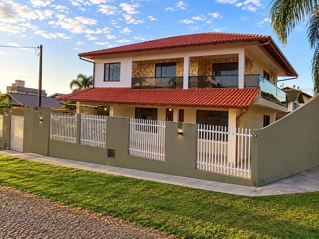 Foto 1 de 17: Casa em leilão em Mafra - SC, bairro Vila Nova — Casa 262 m² - Vila Nova - Mafra - SC