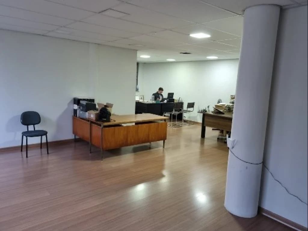 Foto 12 de 25: Imóvel em leilão em Americana - SP, bairro Centro — Imóvel Misto (Residencial e Comercial) 530 m² de área construída - Centro - Americana - SP