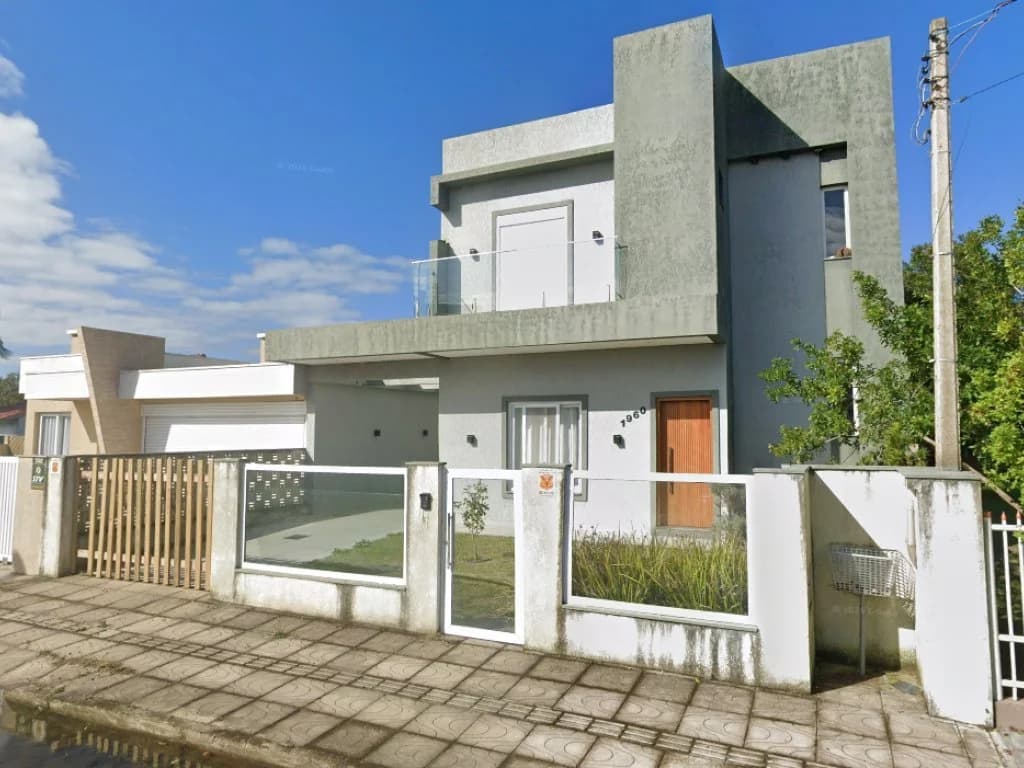 Foto 2 de 3: Casa em leilão em Xangri-lá - RS, bairro Centro — Casa 125 m² -  Centro - Xangri-lá - RS
