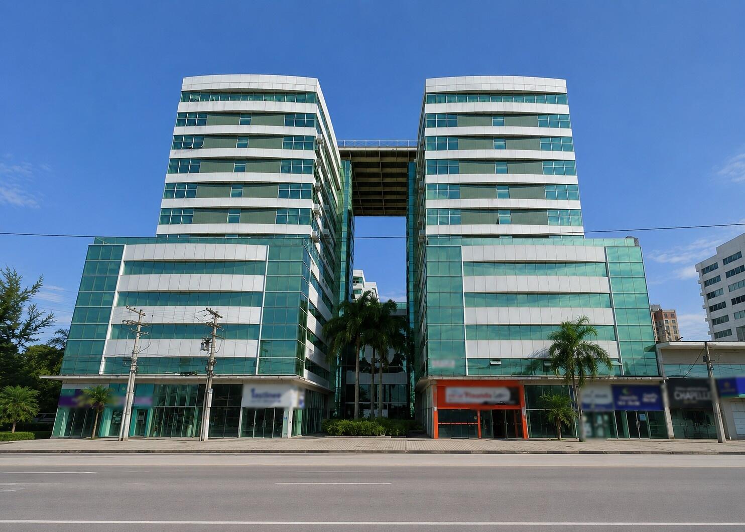 Foto 1 de 4: Comercial em leilão em Itaboraí - RJ, bairro Centro — Imóvel Comercial | Itaboraí/RJ