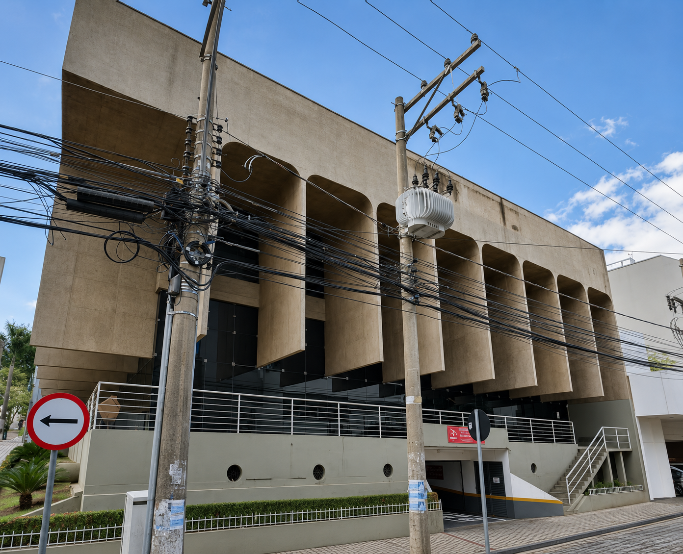Foto 2 de 5: Comercial em leilão em Cuiabá - MT, bairro Centro — Imóvel Comercial | Cuiabá/MT