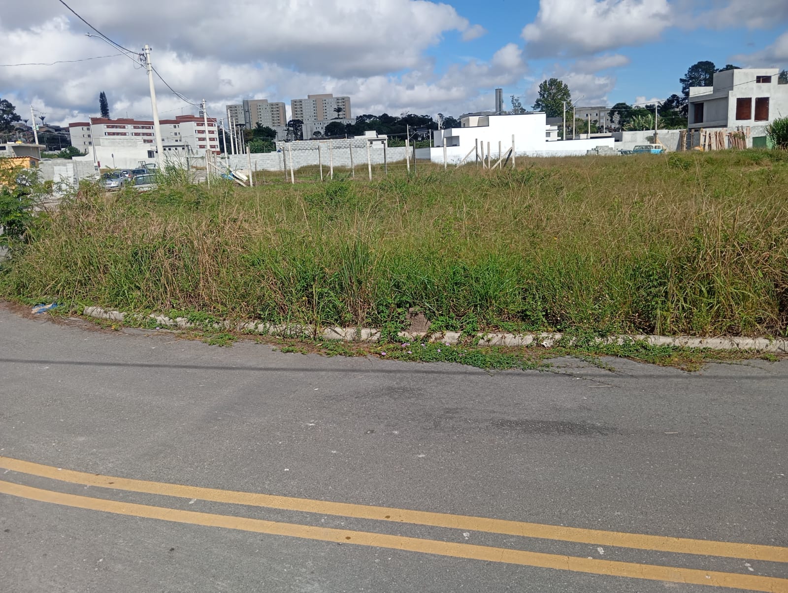 Foto 1 de 4: Terreno em leilão em Mogi Das Cruzes - SP, bairro Botujuru — Terreno/Lote | Mogi das Cruzes/SP