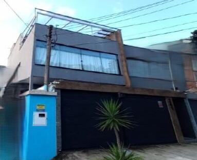 Foto 3 de 4: Casa em leilão em Niterói - RJ, bairro São Francisco — Casa | Niterói/RJ