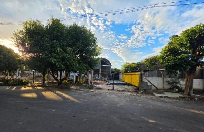 Foto 1 de 4: Comercial em leilão em Duartina - SP, bairro Centro — Galpão | Duartina/SP