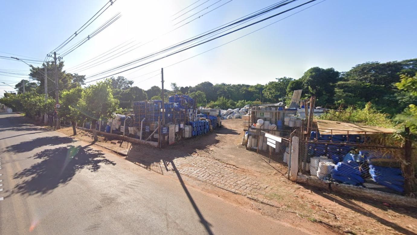 Imóvel em leilão em Botucatu - SP — Imóvel situado na Av. Paula Vieira, nº 328 - Botucatu/SP