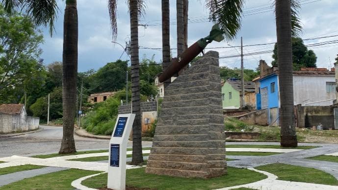 Terreno em leilão em Formiga - MG — Terreno caracterizado como sendo o lote 06, da quadra 08, medindo 360m2, Bairro Planalto. em Formiga/MG