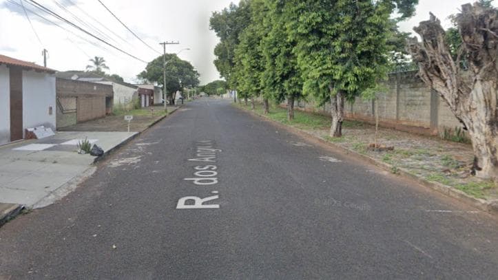 Imóvel em leilão em Uberlândia - MG — Imóvel na Rua dos Angicos, Bairro Jaraguá, Uberlândia, MG
