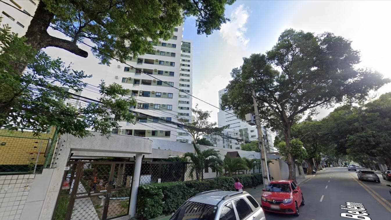 Comercial em leilão em Recife - PE — Imóvel comercial - de frente para a Estrada de Belém