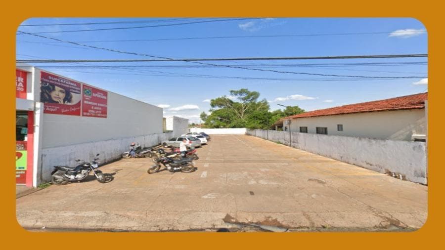 Foto 1 de 2: Terreno em leilão em Cassilândia - MS — IMÓVEL E SEU RESPECTIVO TERRENO, LOCALIZADA NA RUA ANTÔNIO PAULINO, Nº 624, CASSILÂNDIA/MS. COM ÁREA TOTAL DE 520,00 M² E ÁREA CONSTRUÍDA DE 70,00 M². NO IMÓVEL FUNCIONA O ESTACIONAMENTO DA EMPRESA EXECUTADA. (81) 99680-0102