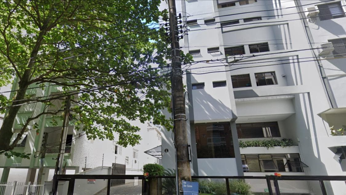 Apartamento em leilão em Guarujá - SP — Apartamento número 72, localizado na Rua São Carlos, nº 201 - Guarujá/SP