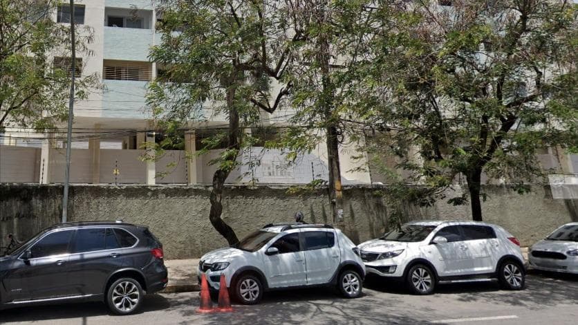 Apartamento em leilão em Recife - PE — Apto nº 903 do Edifício São Caetano, situado na Avenida República Árabe Unida, nº 165, Pina. ( FALE COM O LEILOEIRO 035-99710-0861 )