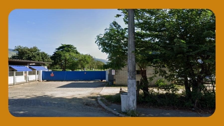 Foto 1 de 2: Area Rural em leilão em Nova Iguaçu - RJ — - ÁREA DE TERRAS DE FORMA IRREGULAR, MEDINDO 815,00 METROS DE TESTADA PARA A ESTRADA LUIZ MÁRIO DA ROCHA LIMA, Nº 2320, AUSTIN, NOVA IGUAÇU/RJ --