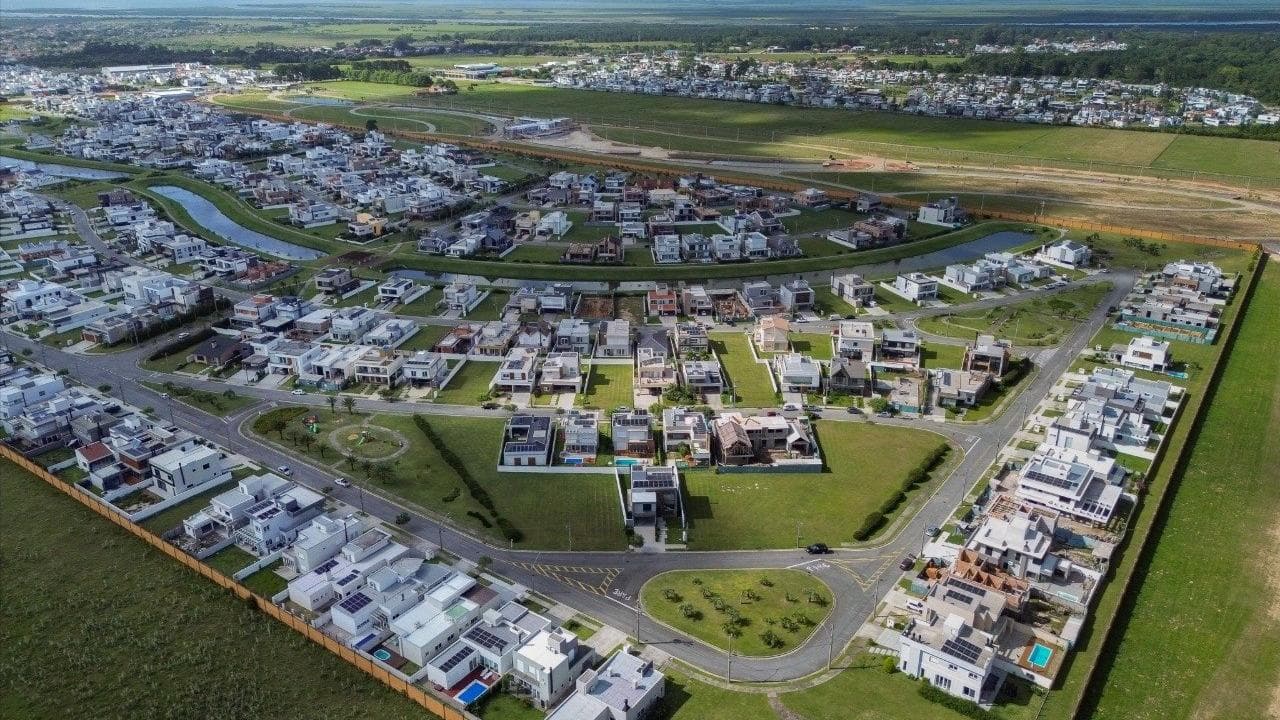 Terreno em leilão em Pelotas - RS, bairro Laranjal — EXCELENTE MEGA TERRENO EM PELTAS - RS
