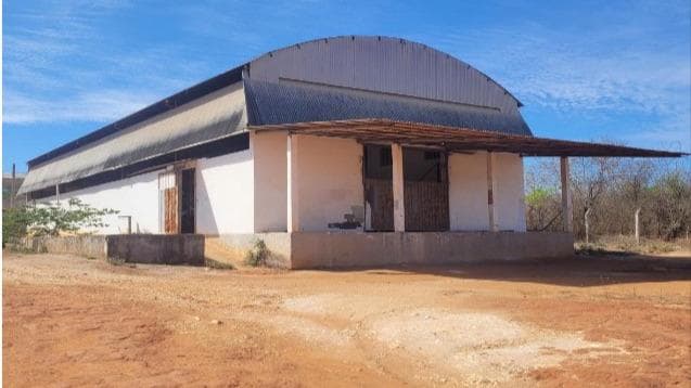Foto 10 de 10: Comercial em leilão em Ituaçu - BA — ¿Imovel ITUAÇU/BA - Área de 9.756 m² com infraestrutura industrial - 5 galpões averbados (até 330 m² cada) - Prédio e laboratório - Oficina e galpão extra (não averbados) - Ao lado da estrada Ituaçu/Tanhaçu, fácil acesso à BR-142!