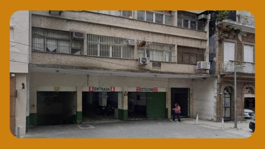 Foto 1 de 2: Comercial em leilão em Rio De Janeiro - RJ, bairro Centro — LOJA A DO PRÉDIO SITUADO NA RUA DAS MARRECAS, NÚMERO 40, BAIRRO CENTRO, RIO DE JANEIRO/RJ, COM DIREITO A UMA VAGA DE GARAGEM NO SUBSOLO PARA 14 (QUATORZE) VAGAS DE CARROS. ÁREA EDIFICADA 457M2__