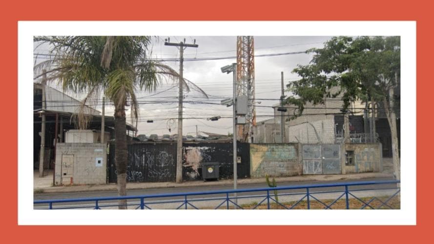 Foto 1 de 2: Terreno em leilão em Sorocaba - SP, bairro Itavuvu — TERRENO DESIGNADO POR GLEBA B, SITUADO NA AVENIDA ITAVUVU, N°S 4462, 4510 E 4520, BAIRRO ITAVUVU, SOROCABA/SP. COM ÁREA TOTAL DE 1000,00 M² E ÁREA CONSTRUÍDA DE 50,31 M².