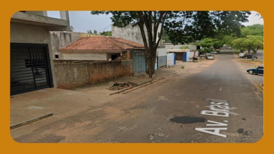 Foto 1 de 2: Casa em leilão em Mundo Novo - MS, bairro Centro — CASA E EDICULA, NA AV. BRASIL, EM FRENTE GARAGEM CENTRAL MULTIMARCA DO PAULINHO, MUNDO NOVO/MS. EDIFICADA NO LOTE Nº 02 DA QUADRA 37, COM ÁREA DE 675,00M², SENDO A ÁREA DA CASA 190,00M² E DA EDICULA 40,00M².__