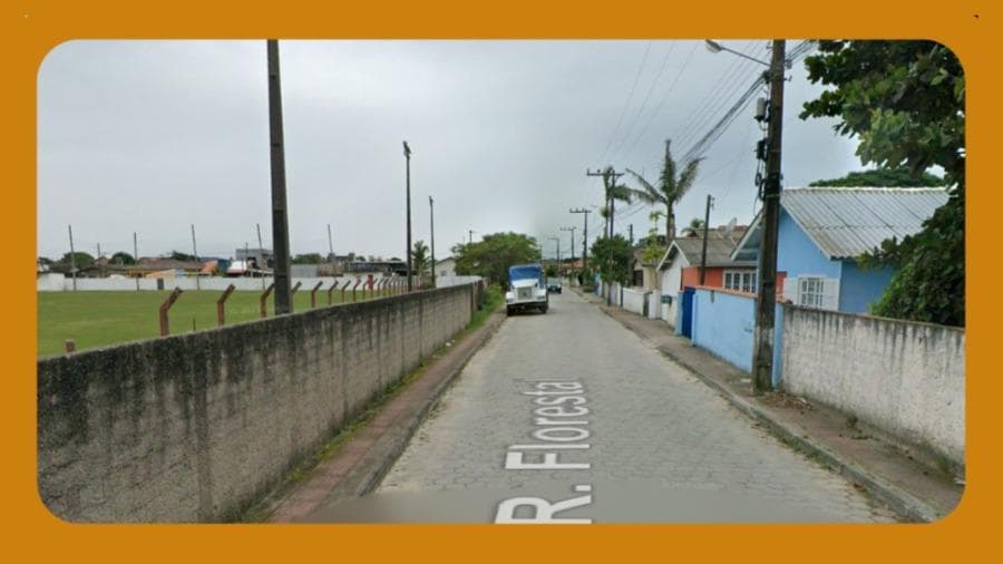 Foto 1 de 2: Imóvel em leilão em Imbituba - SC, bairro Nova B — IMÓVEL, SITUADO NA RUA FLORESTAL, PRÓXIMO AO CAMPO DE FUTEBOL, NOVA B, NO MUNICÍPIO DE IMBITUBA/SC. __