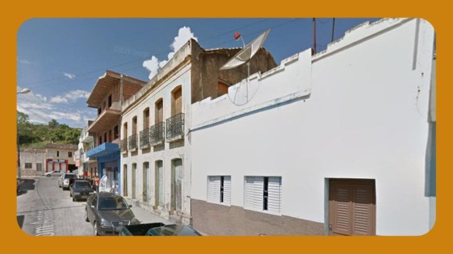 Foto 1 de 2: Comercial em leilão em Mata Grande - AL — UM PRÉDIO SOBRADO, NA RUA D. ANTÔNIO BRANDÃO, Nº 21, MATA GRANDE/AL__