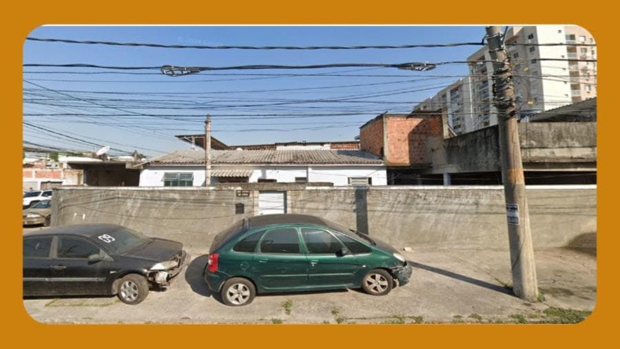 Foto 1 de 2: Casa em leilão em Rio De Janeiro - RJ, bairro Bento Ribeiro — CASA RESIDENCIAL CERCADA POR UM MURO, LOCALIZADA NA RUA MARINA, Nº 483, ESQUINA COM A RUA VIDAL RAMOS, RIO DE JANEIRO/RJ. __