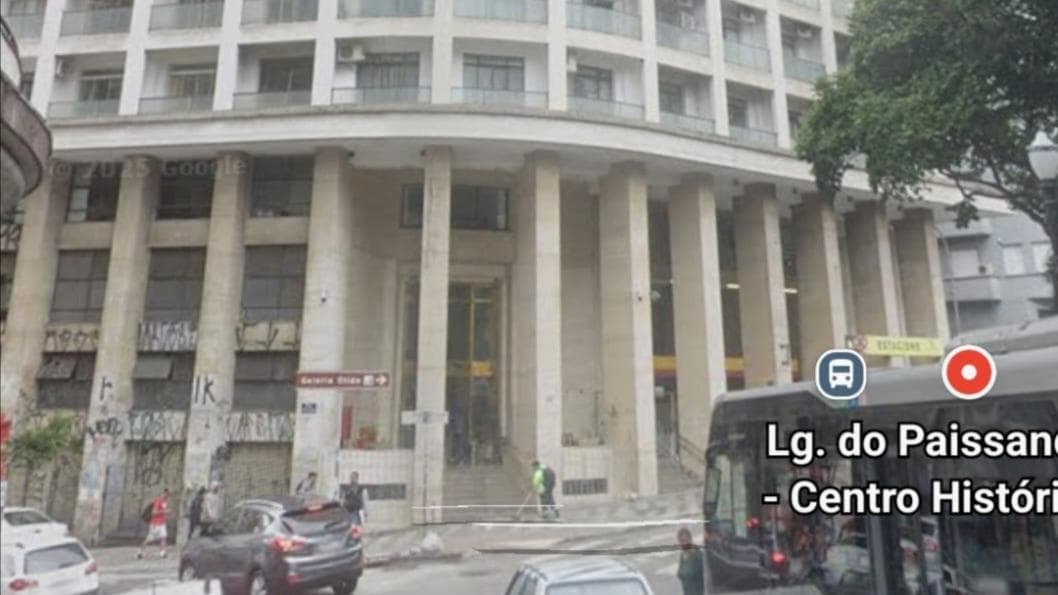Comercial em leilão em São Paulo - SP, bairro Centro — Prédio Comercial no Largo do Paissandú