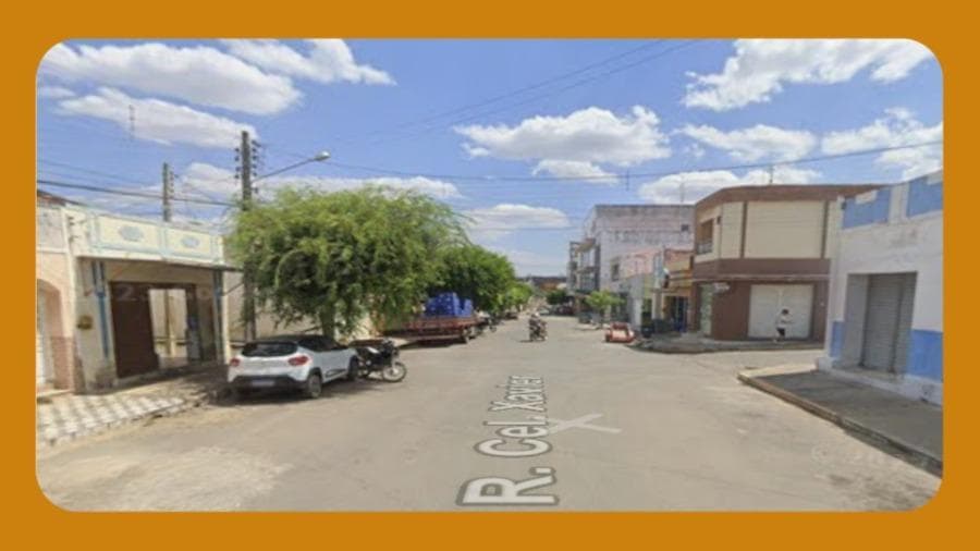 Foto 1 de 2: Casa em leilão em Aurora - CE, bairro Aurora — CASA RESIDENCIAL NA RUA CORONEL XAVIER, AURORA/CE. ENCRAVADA EM TERRRENO QUE MEDE 3,60M DE FRENTE E 1 QUARTEIRÃO DE COMPRIMENTO.__