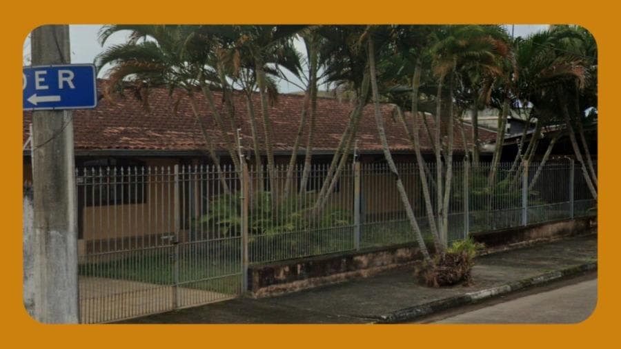 Foto 1 de 2: Casa em leilão em Caraguatatuba - SP, bairro Sumaré — CASA SITUADA NA RUA LORENA, Nº 14, SUMARÉ, CARAGUATATUBA/SP, EM TERRENO MEDINDO 400M².__
