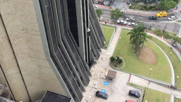 Foto 1 de 5: Comercial em leilão em Vitória - ES, bairro Centro Do Comercio De Cafe De Vitoria — Sala 1510 (unida a sala 1511) com 45m² cada do Edifício Palácio do Café,