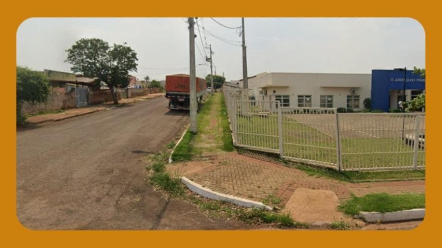 Foto 1 de 2: Terreno em leilão em Porecatu - PR — UMA ÁREA DE TERRA URBANA CONSISTENTE DO LOTE Nº 01 REMANESCENTE, ORIUNDA DA SUBDIVISÃO DO LOTE Nº 01, NA RUA PROJETADA 01, (A RUA PROJETADA AINDA NÃO FOI CONSTRUÍDA) EM PORECATU/PR. MEDINDO 1.479,00 M².__