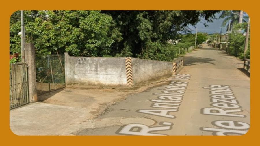 Foto 1 de 2: Terreno em leilão em Goianá - MG, bairro São Sebastião — TERRENO SITUADO NA RUA ANTALCIDAS VALLE DE REZENDE, N° 235, SÃO SEBASTIÃO, GOIANÁ/MG, COM ÁREA TOTAL DE 1.000,87 M². __