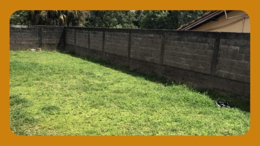 Foto 1 de 2: Terreno em leilão em Iporanga - SP, bairro Centro — LOTE 22 DA ÁREA 02, NA RUA RAFAEL DECIO, IPORANGA/SP. COM ÁREA DE 175M² (SEGUNDO RGI), TERRENO TODO MURADO E COM PORTÃO NA FRENTE.__