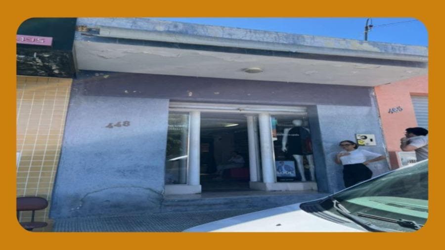 Foto 1 de 2: Comercial em leilão em Barro - CE, bairro Centro — UM PRÉDIO COMERCIAL LOCALIZADO NA RUA JUSTINO ALVES FEITOSA, N. 448, CENTRO, BARRO/CE.__