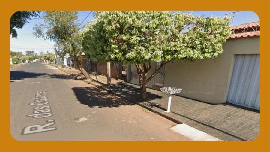 Foto 1 de 2: Casa em leilão em Uberlândia - MG, bairro Jardim das Palmeiras — 1/18 DE UM IMÓVEL, LOCALIZADO NA RUA DAS CODORNAS, 638, BAIRRO JARDIM DAS PALMEIRAS, UBERLANDIA/MG, CONSTITUIDO POR UMA CASA DE MORADA, COM TODAS SUAS DEPENDÊNCIAS, INSTALAÇÕES E BENFEITORIAS.__