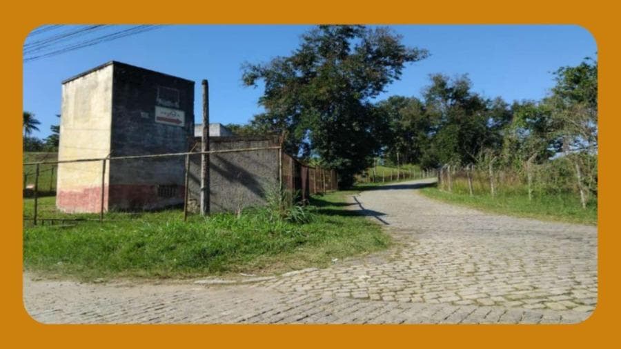 Foto 2 de 3: Terreno em leilão em Queimados - RJ, bairro Vila Sao Joao — PARQUE DE PRODUÇÃO DE JOLIMODE ROUPAS S/A (DULOREN), À RODOVIA PRESIDENTE DUTRA, 190, FRENTE PARA ESTRADA DO RIACHÃO, PARQUE SANTIAGO, QUEIMADOS/RJ. TERRENO COM ÁREA DE 386.829,92M² E DIVERSAS BENFEIORIAS.__