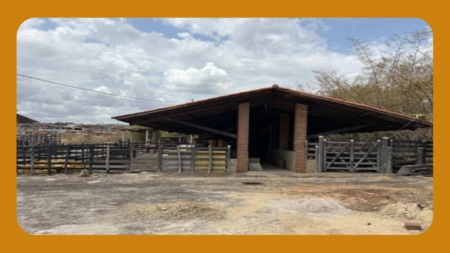 Foto 1 de 2: Area Rural em leilão em Timbaúba - PE, bairro Centro — IMÓVEL DENONIMADO "FAZENDA SALGADINHO", LOCALIZADO EM QUEIMADAS, TIMBAÚBA/PE, COM ÁREA DE 35,64HA E BENFEITORIAS, COM ÁREA CONSTRUÍDA DE 7.995,11M2, SENDO 5.055,61M2 DE CONSTRUÇÕES E 2.939,50M2 DE GALPÕES.__