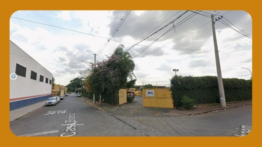 Foto 1 de 3: Terreno em leilão em Ribeirão Preto - SP, bairro Vila Brasil — UM TERRENO URBANO EM RIBEIRÃO PRETO-SP, CONSTITUÍDO PELO LOTE Nº 11 DA QUADRA Nº 9 DA VILA BRASIL, COM FRENTE PARA A RUA CASA BRANCA, ÁREA TOTAL 528M2__