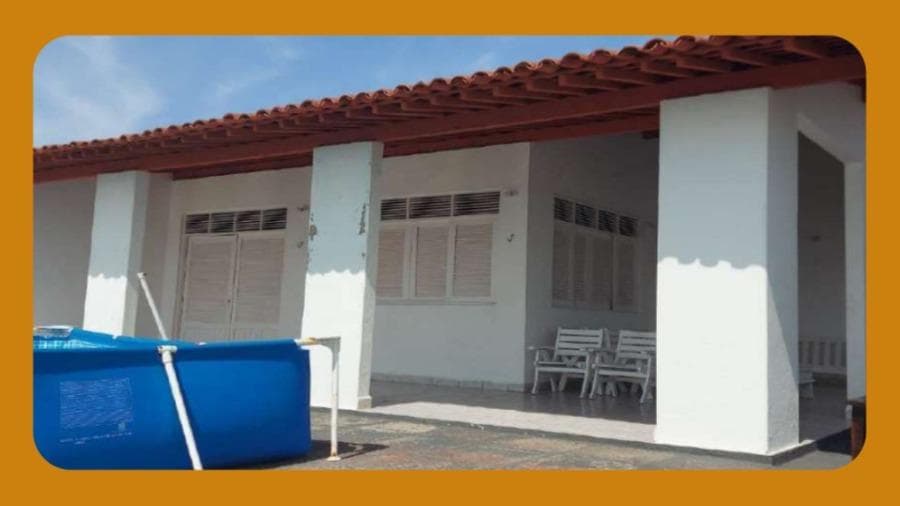 Foto 1 de 2: Casa em leilão em Goiana - PE, bairro Praia de Ponta de Pedras — CASA ERGUIDA NO LOTE 13, DA QUADRA A, DO LOTEAMENTO GULANDIM, NA PRAIA DE PONTA DE PEDRAS, GOIANA-PE --